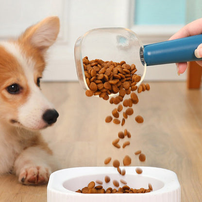 simple pet food spoon with scale printed to measure the food offered to your pets properly and thus offer a healthier diet